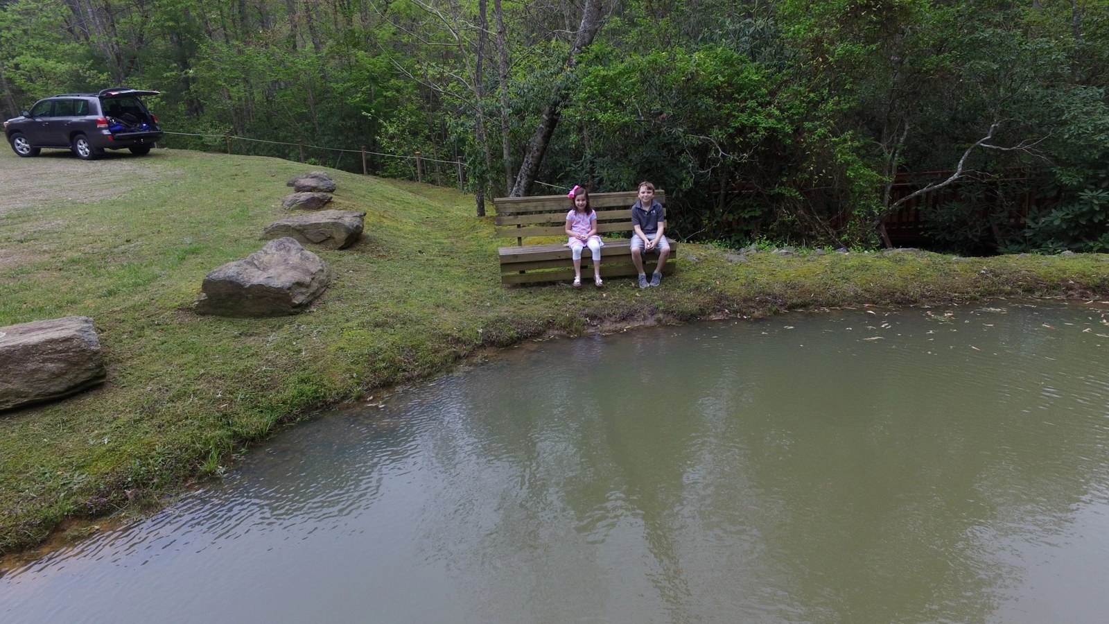 Majestic Mountain community picnic shelter and pond