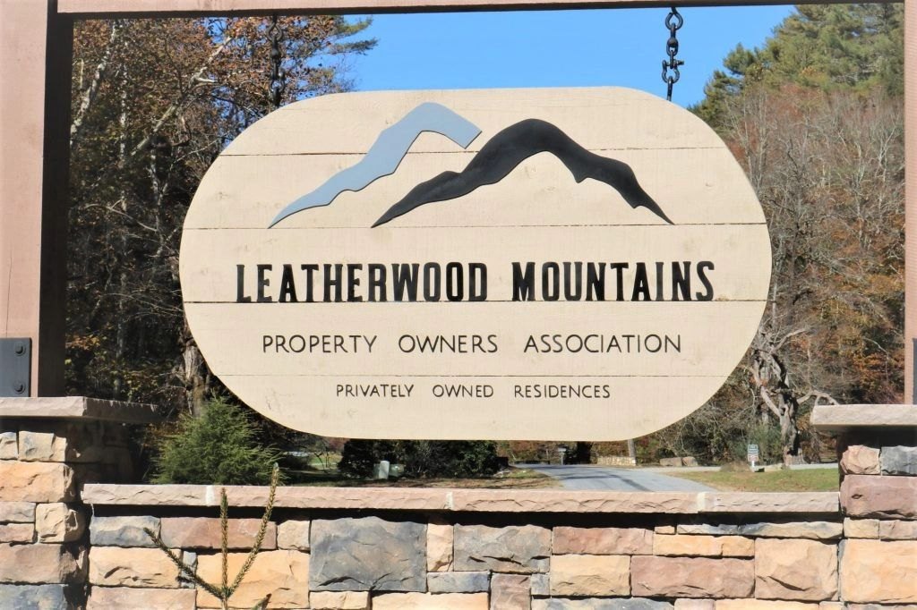 Leatherwood Mountains community sign